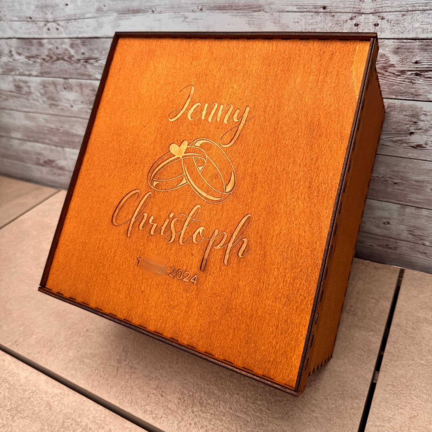 Hochzeitsbox (2x Weinglas + Holzbox) mit Personalisierung