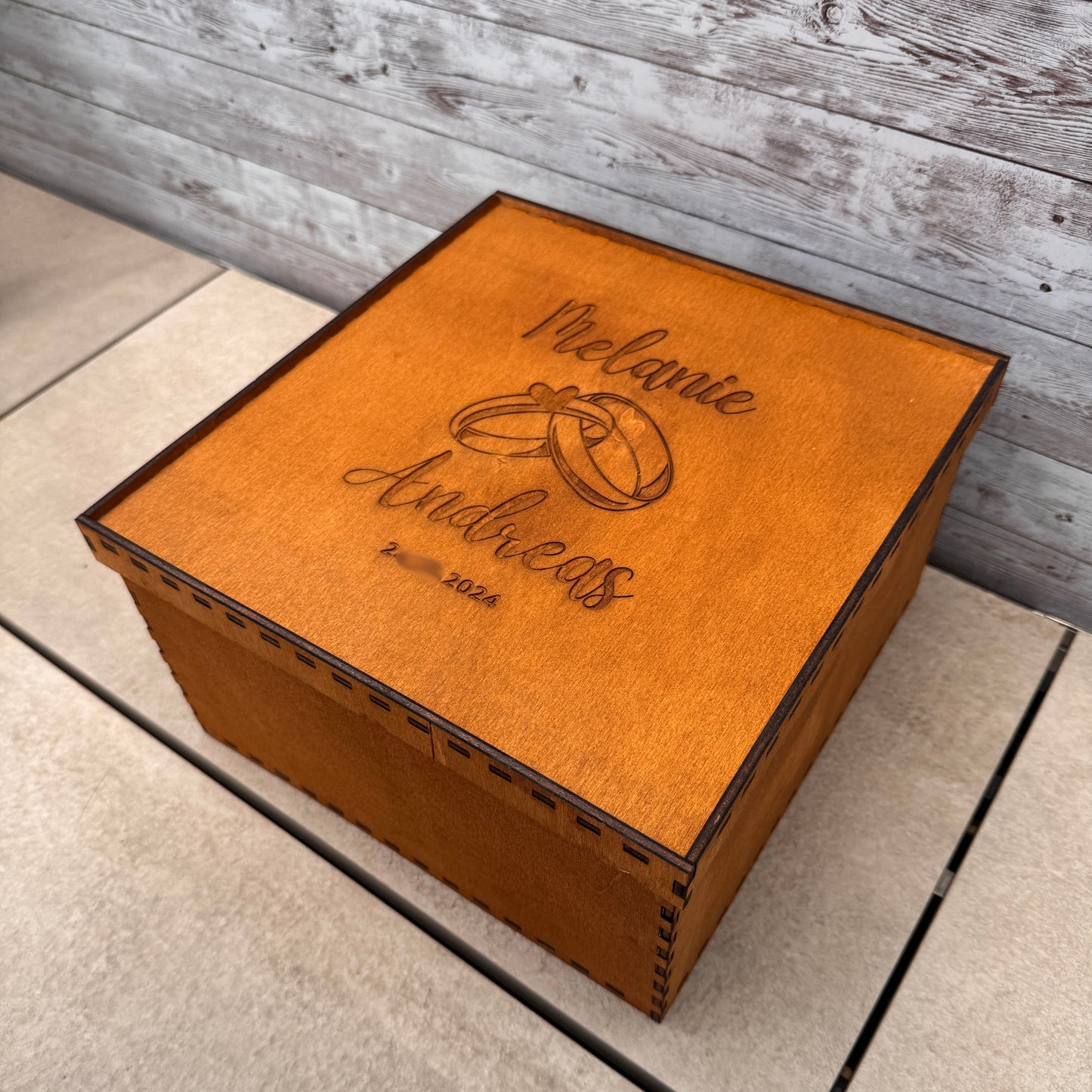 Hochzeitsbox (2x Weinglas + Holzbox) mit Personalisierung