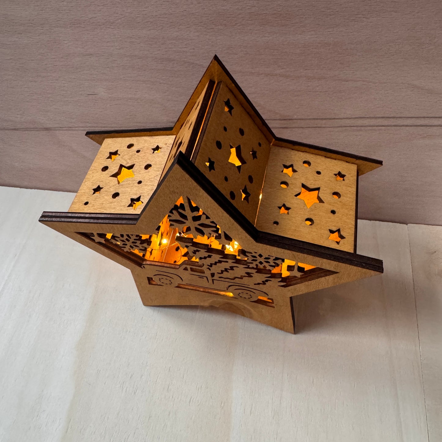 Holzsternlampe mit LED-Lichterkette & Timerfunktion