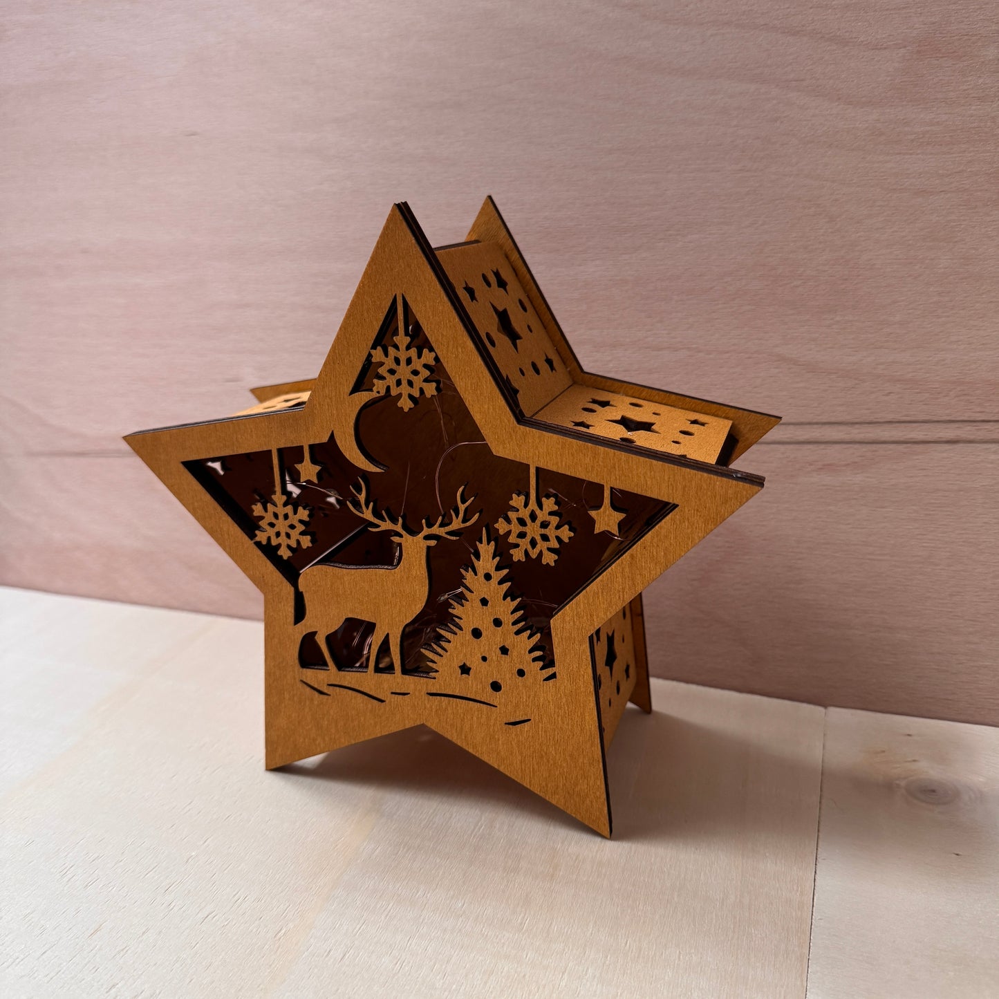 Holzsternlampe mit LED-Lichterkette & Timerfunktion