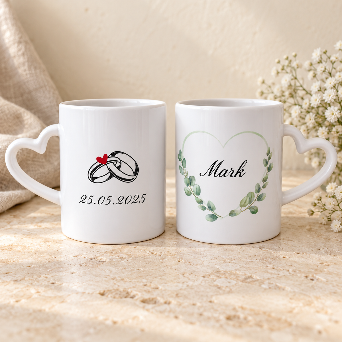 Personalisierte Hochzeitstasse mit Herzhenkel – Name & Datum - 1 Stk.