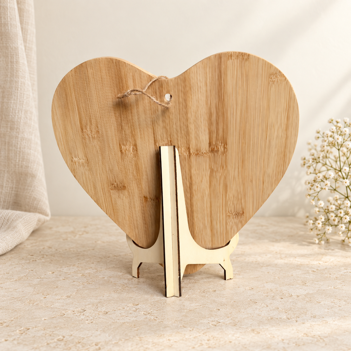 Personalisiertes Herzbrett zur Hochzeit – mit Namen & Datum