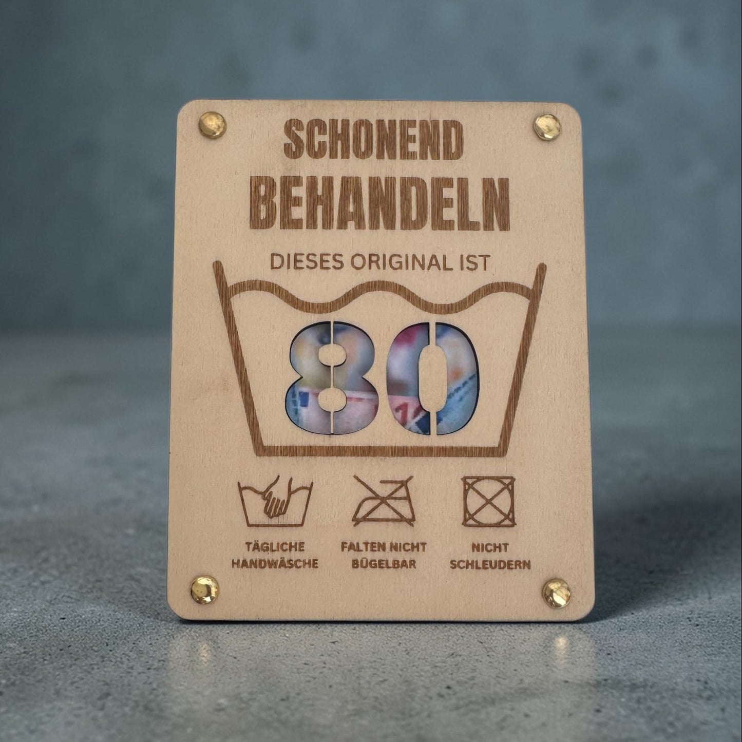 Holz-Geschenkkarte „Schonend behandeln“