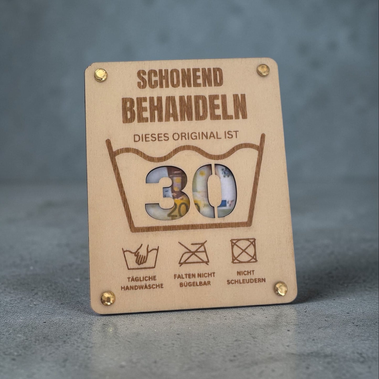 Holz-Geschenkkarte „Schonend behandeln“