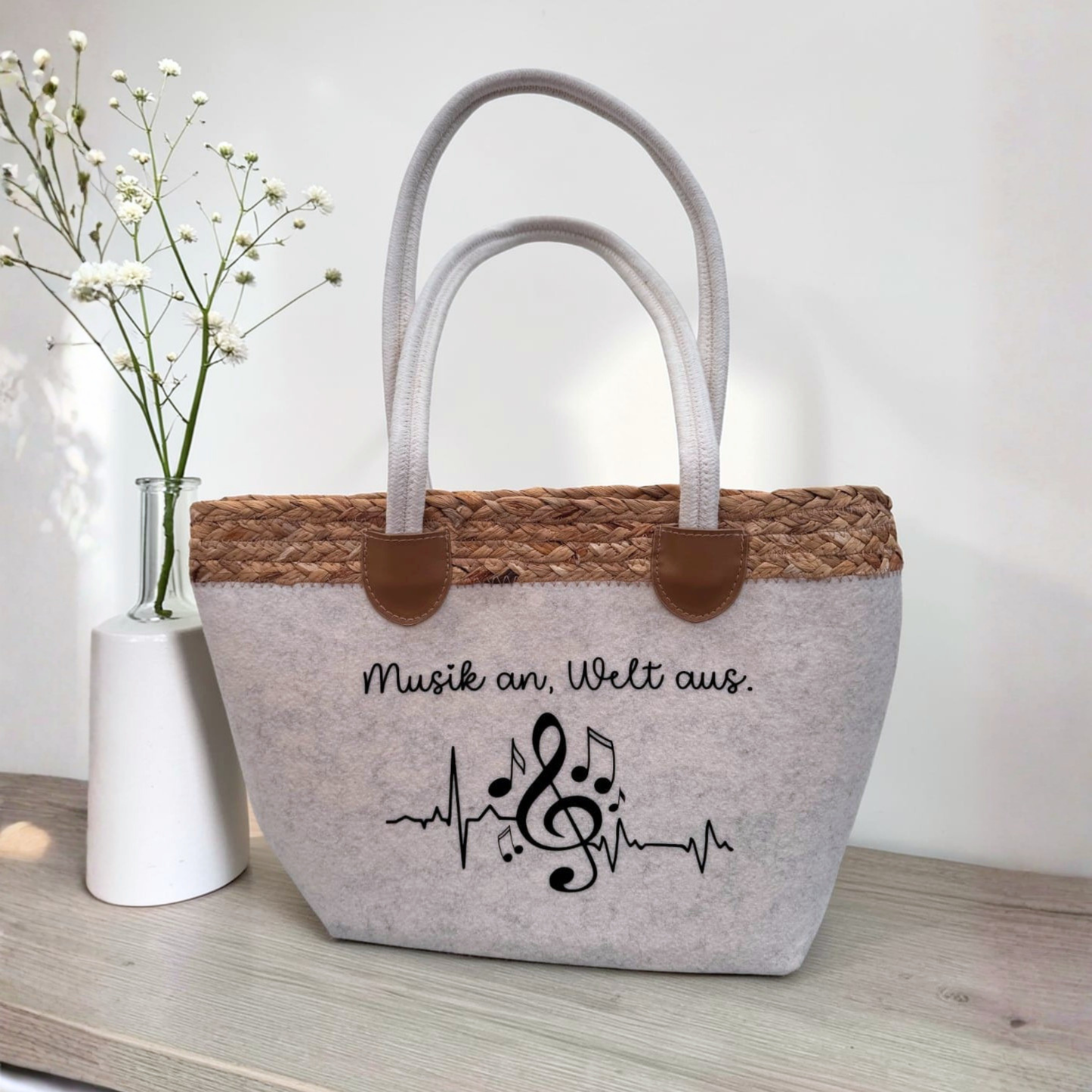 Filztasche mit Bund - Musik an, Welt aus.