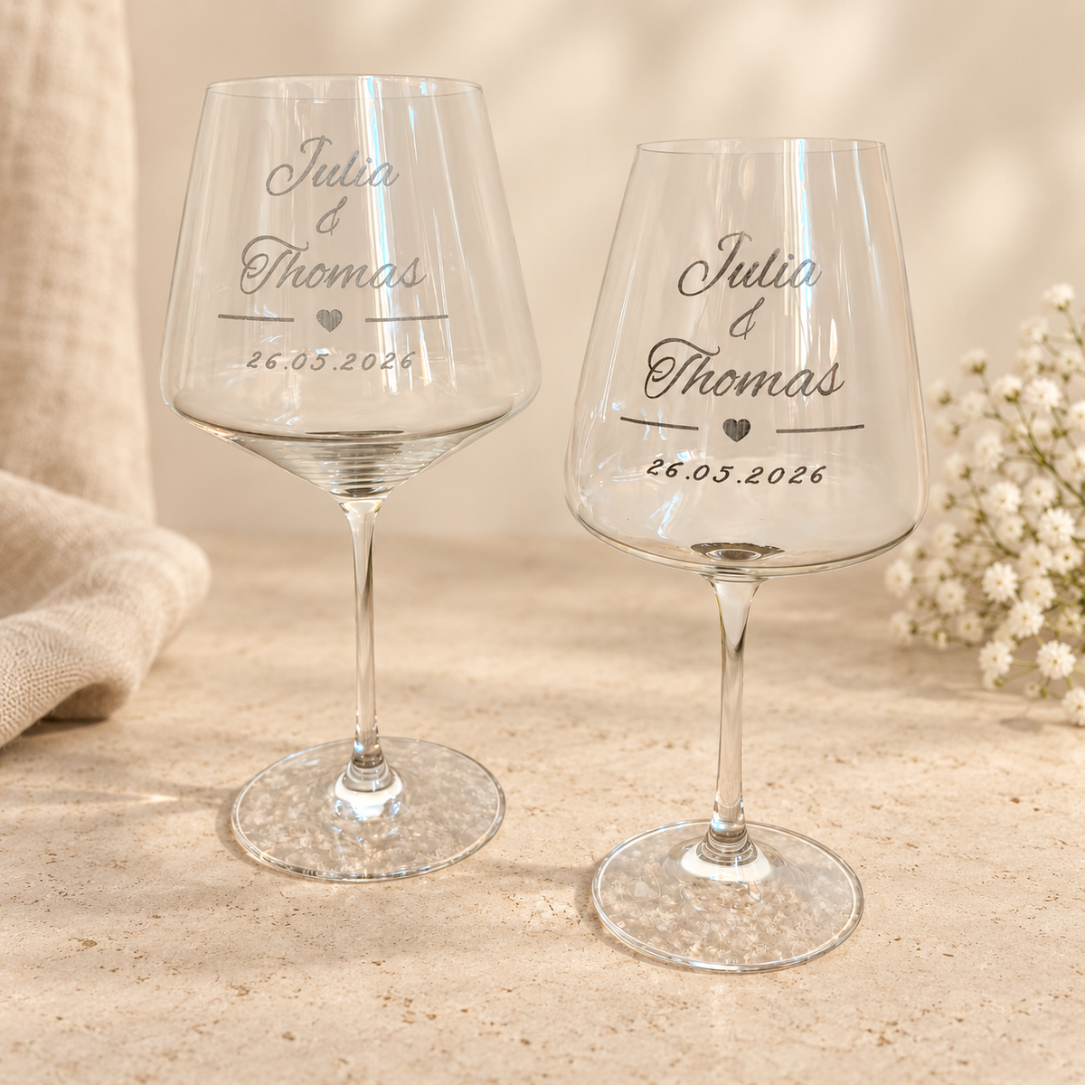 Hochzeitsweingläser mit Personalisierung 2 Stk. - Minimalistisches Motiv